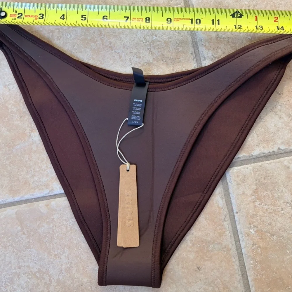 SKIMS Rubberized Scuba Swim Tanga Bikini Bottom Cocoa Brown Women’s Large NWT